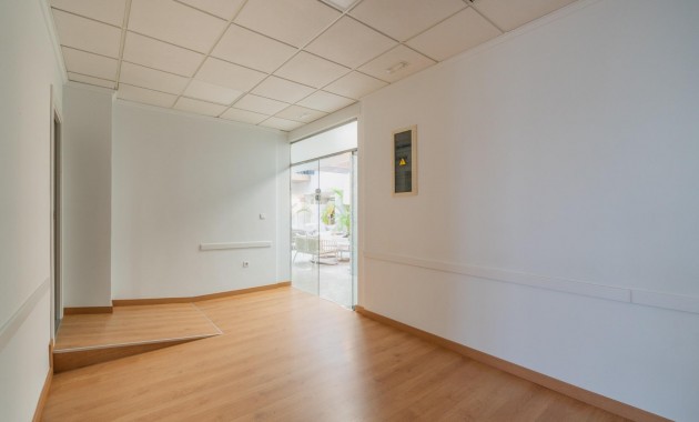 Long time Rental - Commercial Unit -
Orihuela Costa - Playa Flamenca